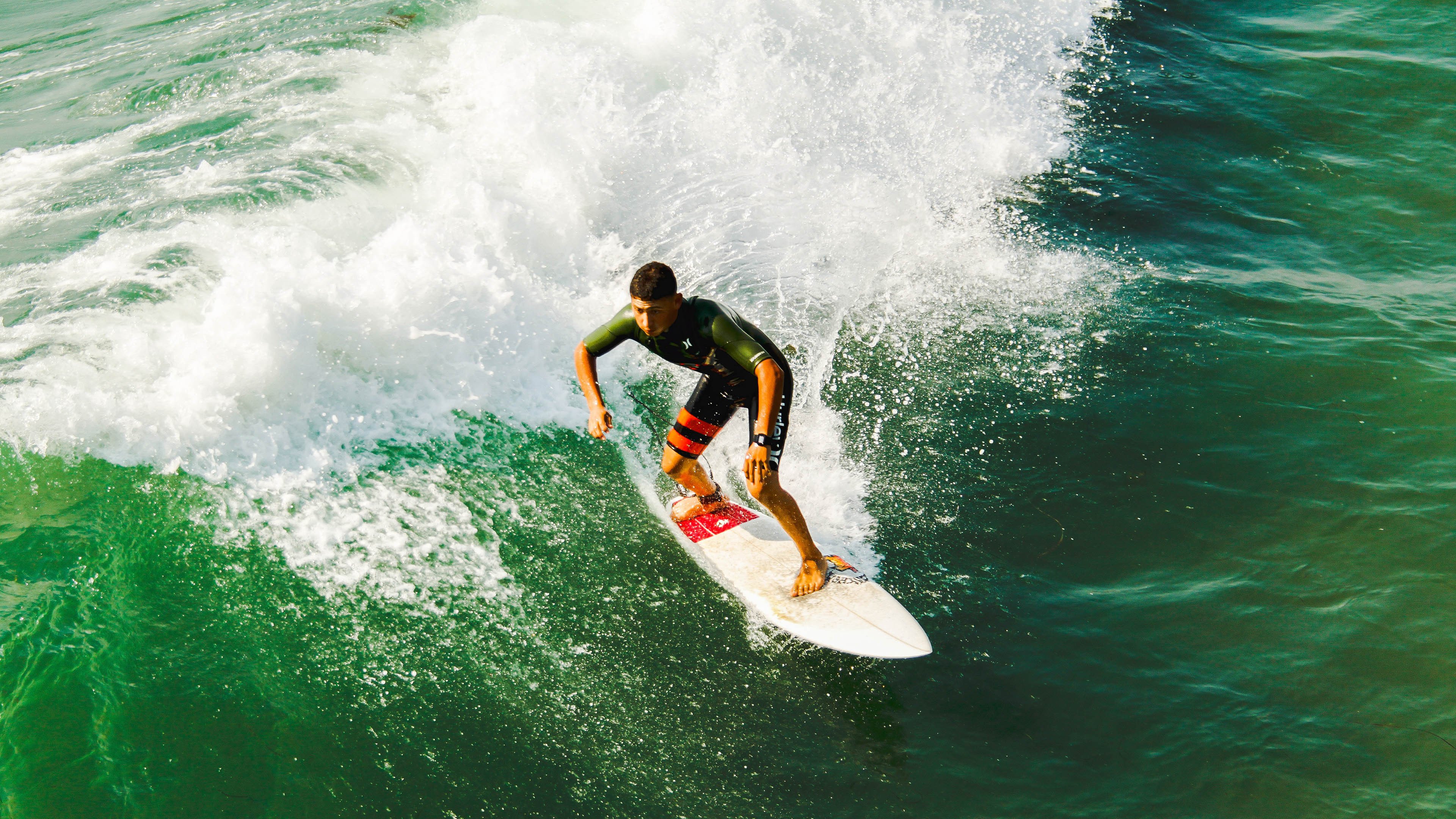 全球球场风云：篮球豪门争霸擂台燃情开赛，球场风云挑战豪门技巧