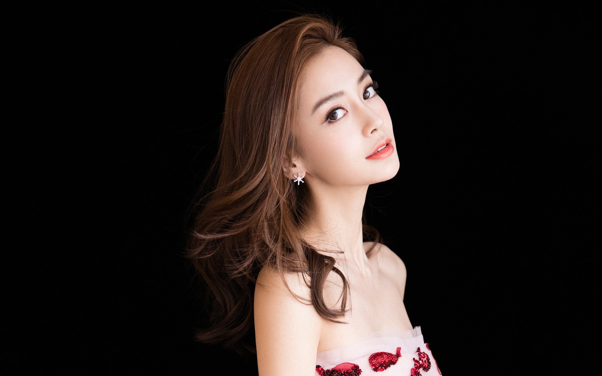 曼城功勋球员状态低迷,或将被下放替补席,曼城功勋后卫